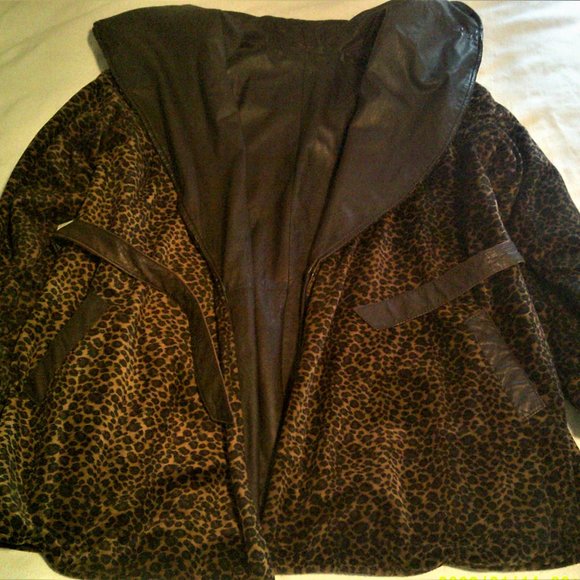 Women’s Brown Genuine Reversible Leather & Leopard Coat – Size Medium - Picture 5 of 5